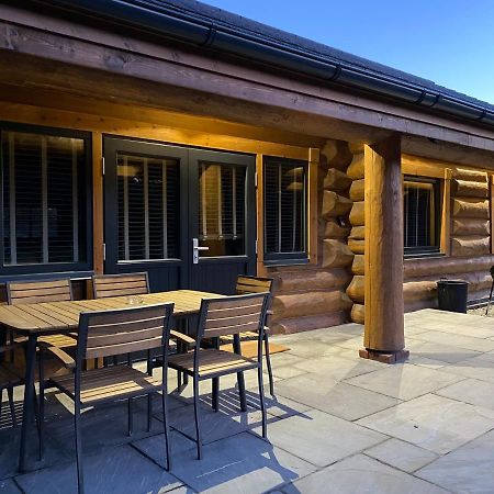 Ewes Water Log Cabins Langholm Esterno foto