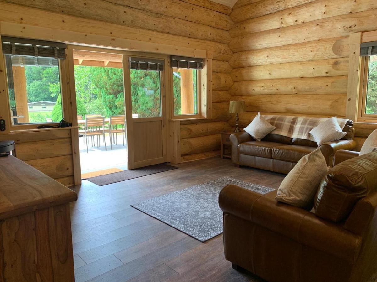 Ewes Water Log Cabins Langholm Esterno foto