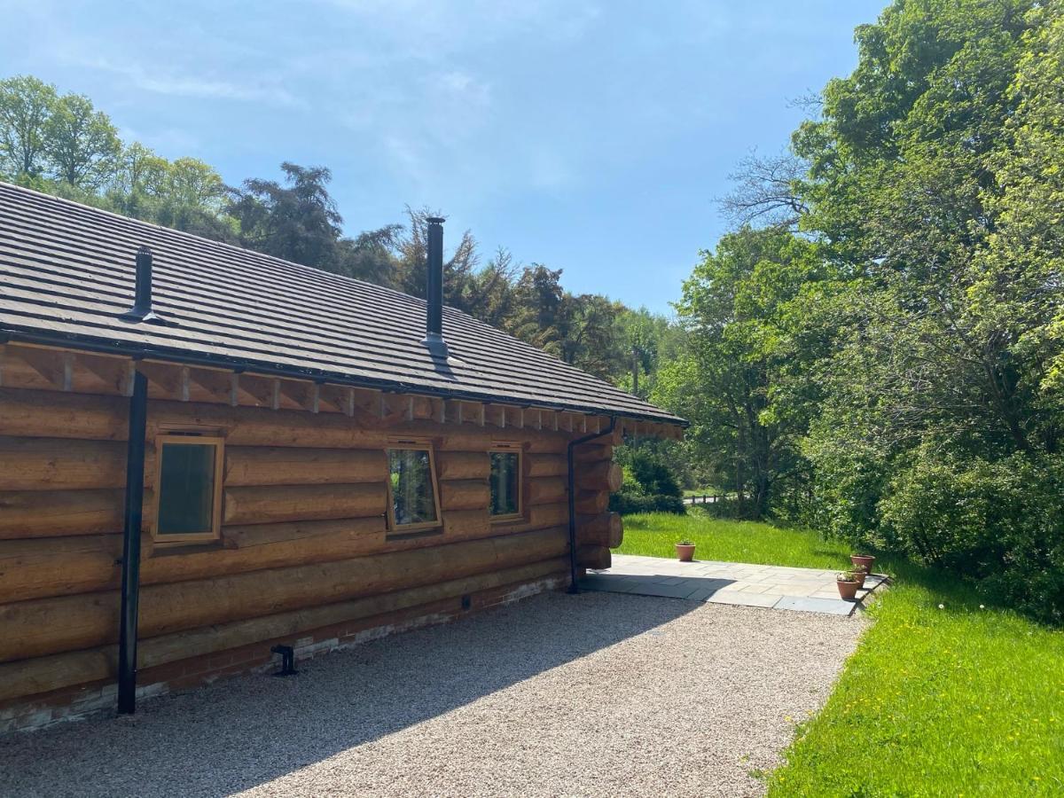 Ewes Water Log Cabins Langholm Esterno foto
