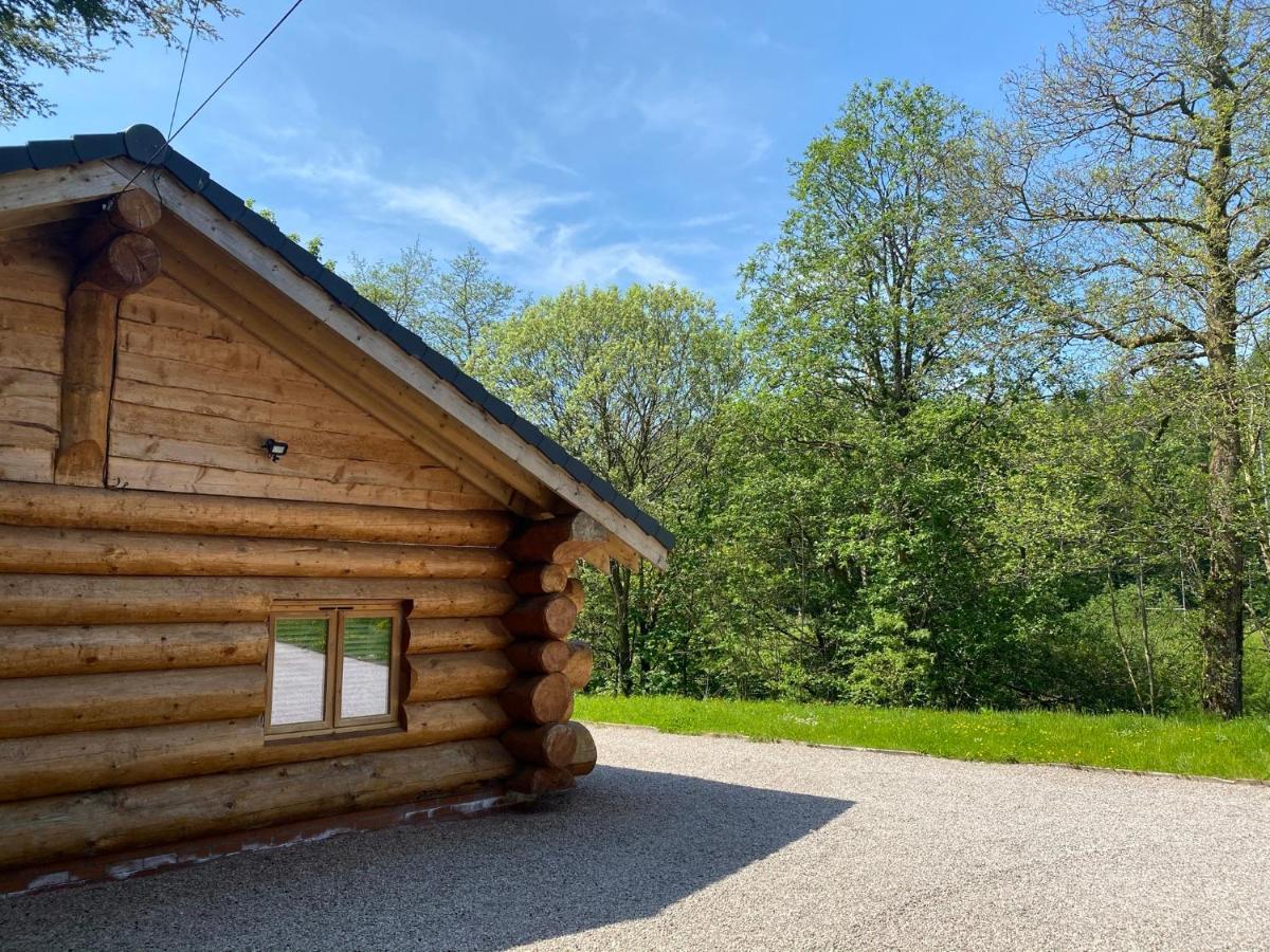 Ewes Water Log Cabins Langholm Esterno foto