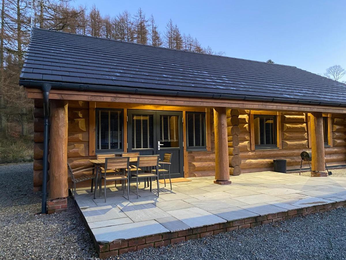 Ewes Water Log Cabins Langholm Esterno foto