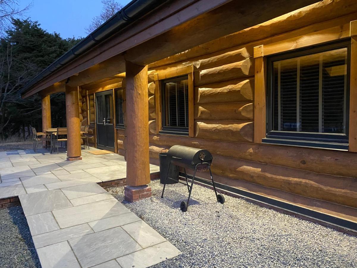 Ewes Water Log Cabins Langholm Esterno foto