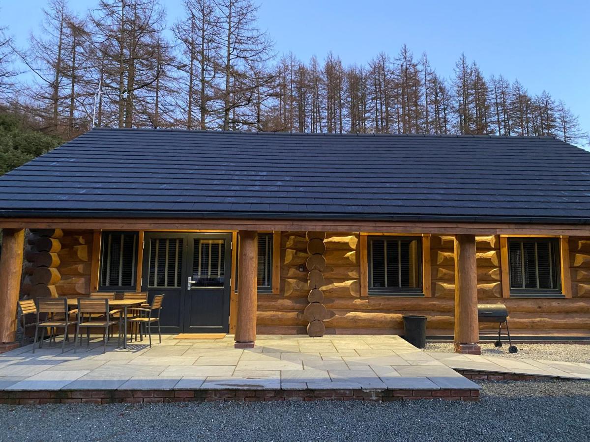 Ewes Water Log Cabins Langholm Esterno foto