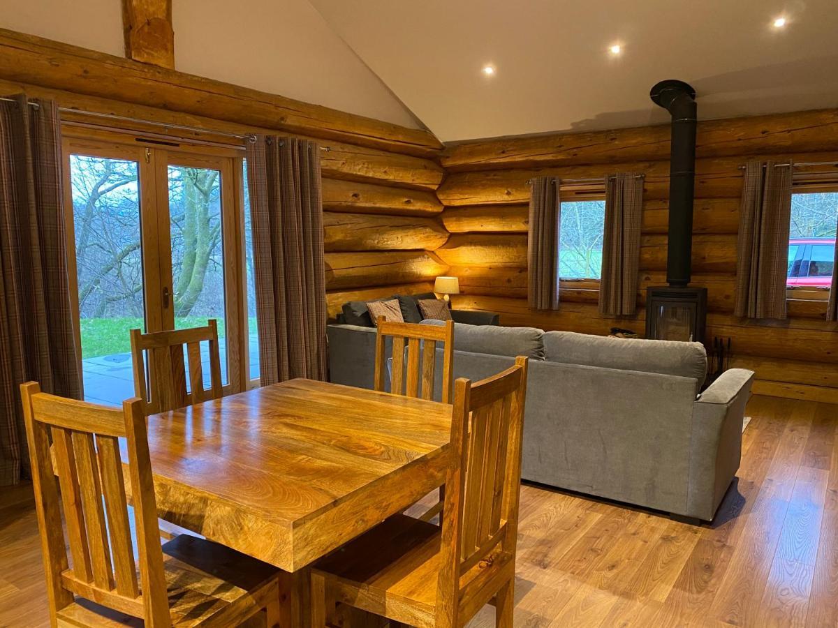 Ewes Water Log Cabins Langholm Esterno foto