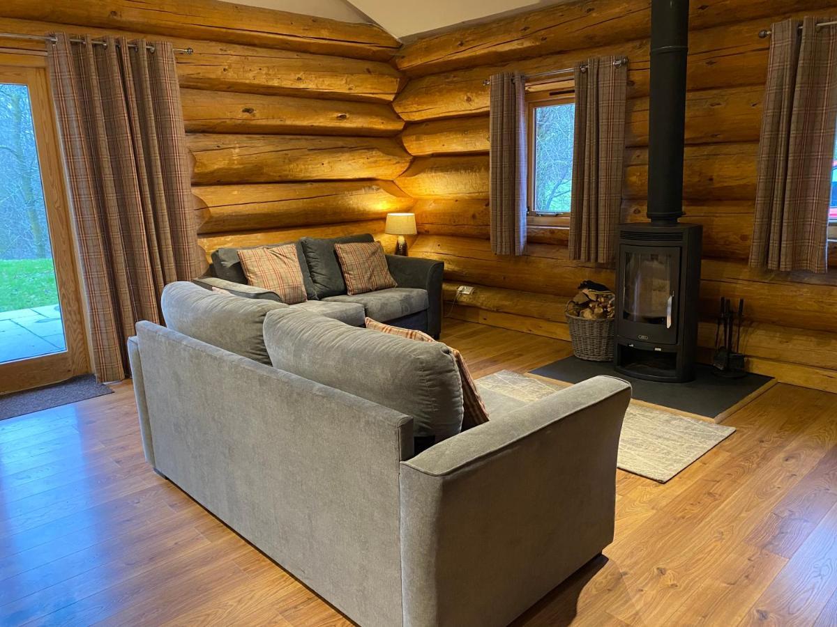 Ewes Water Log Cabins Langholm Esterno foto
