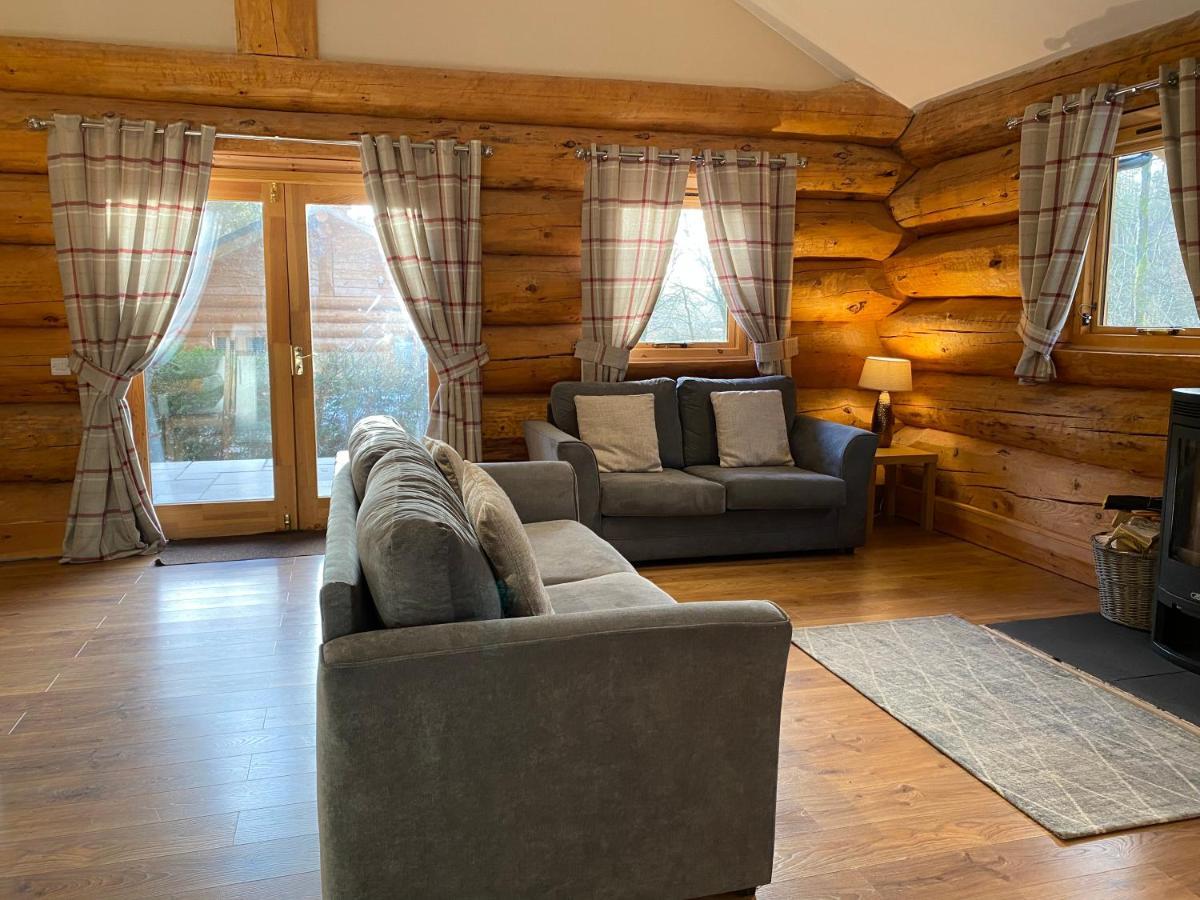 Ewes Water Log Cabins Langholm Esterno foto