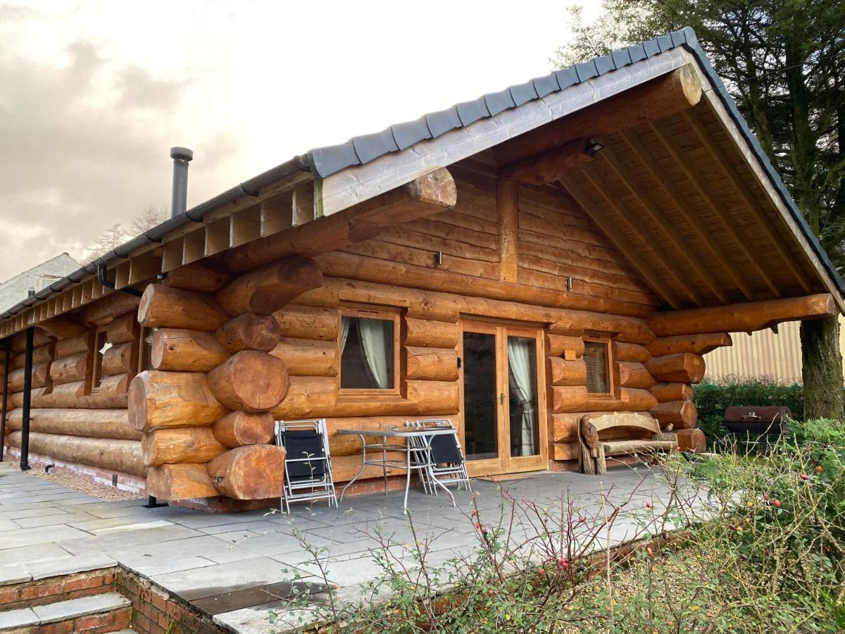 Ewes Water Log Cabins Langholm Esterno foto