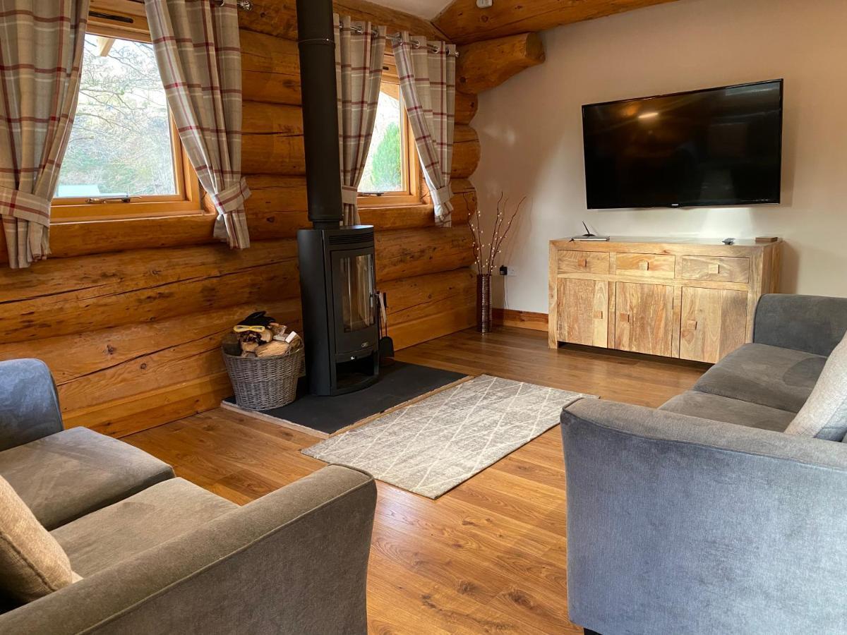 Ewes Water Log Cabins Langholm Esterno foto
